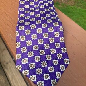 Roundtree & Yorke purple and brown tie